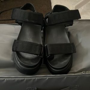 H&M Divided Platform Sandals